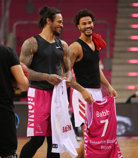 的后防中坚 的后防中坚