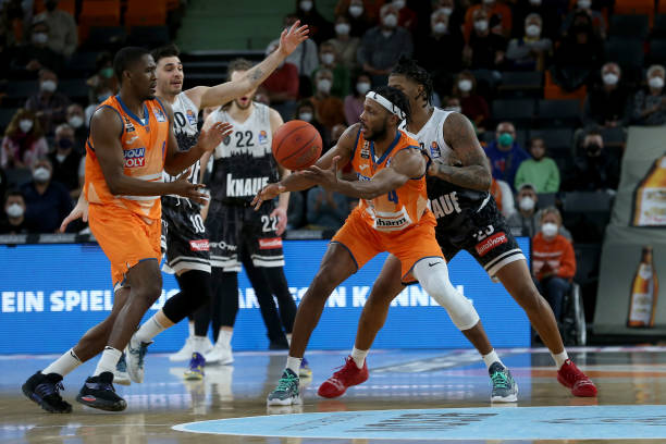 和后场猛攻 和后场猛攻