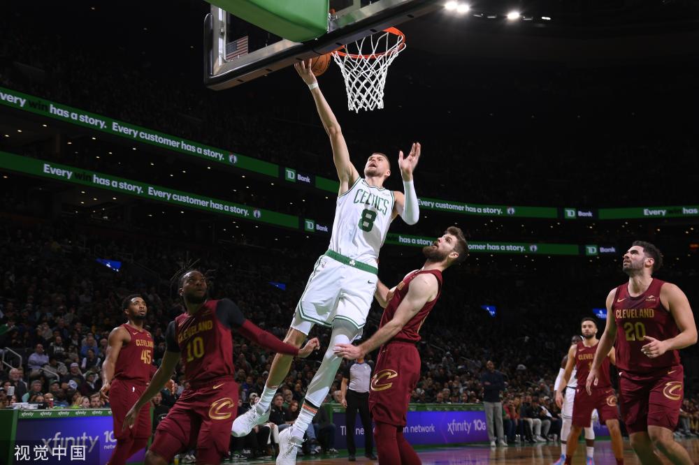 胡金秋在两 胡金秋在两